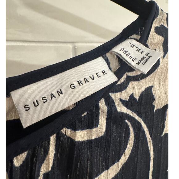 Susan Graver Navy Cream Sleeveless Pleated Blouse with Bow Size Large - Picture 5 of 5